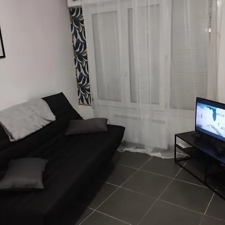 Studio Equipe Proche Aeroport Paris Cdg Apartament Vemars